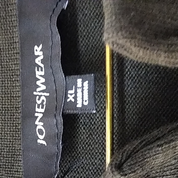 Sweater - Picture 3 of 4